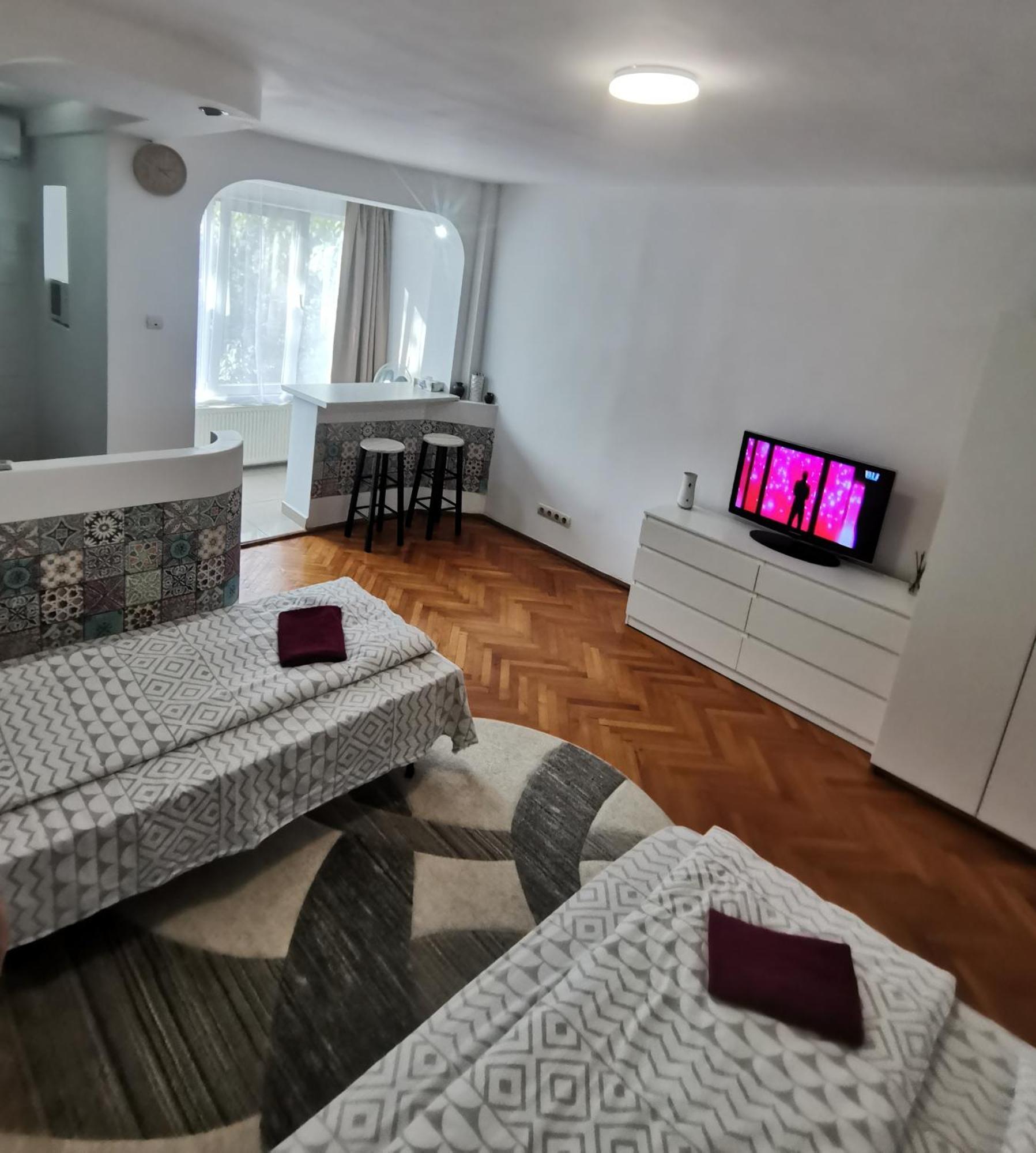 Try The Central Feeling Тімішоара Екстер'єр фото